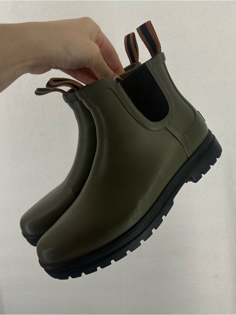 LL Bean Rugged Wellie Chelsea Boots Womens 8 Green